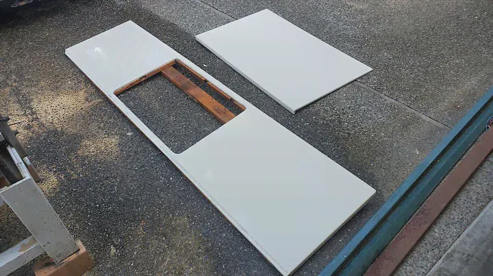 Countertop made from Corian. Столешница из Кориан